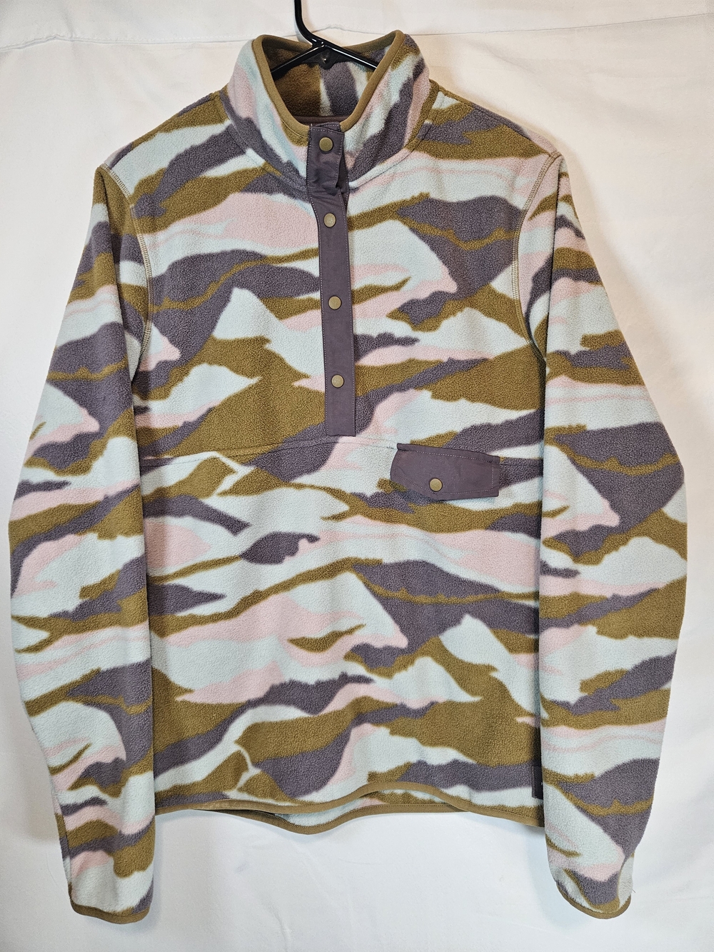 Helly Hansen Women's Camouflage Fleece Pullover in Olive, Pink & Gray